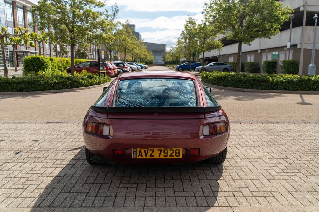 1986 Porsche 928 S - Image 11 of 30