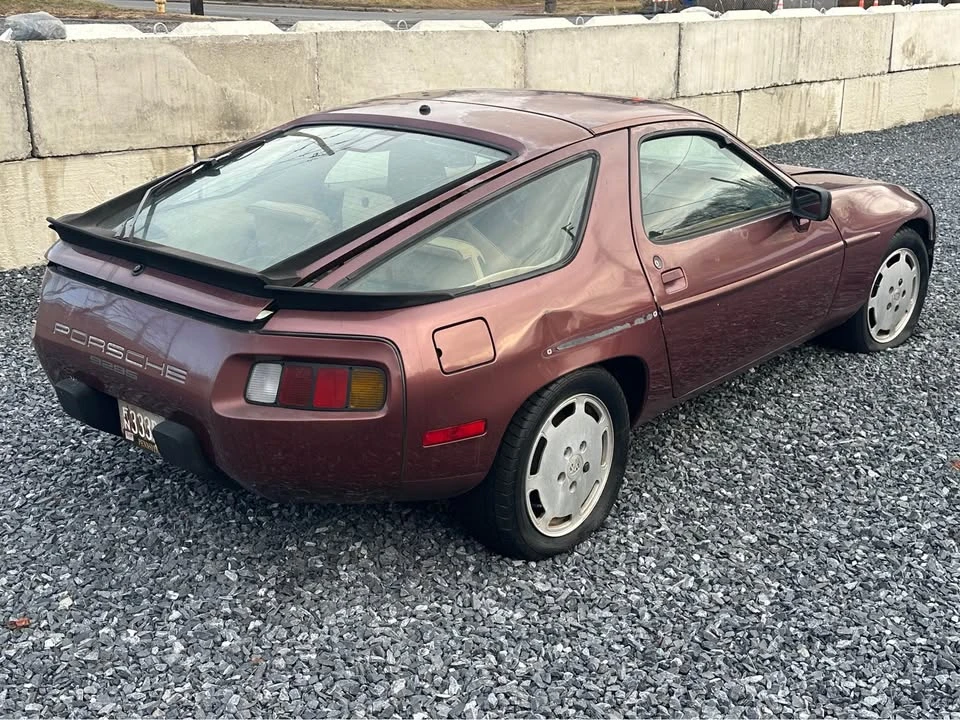 1986 Porsche 928 - Image 15 of 19