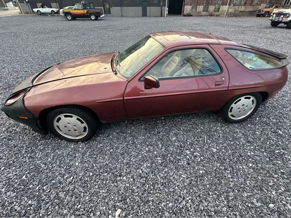 1986 Porsche 928 - Image 2 of 19