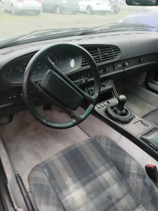 1986 Porsche 928 - Image 7 of 9