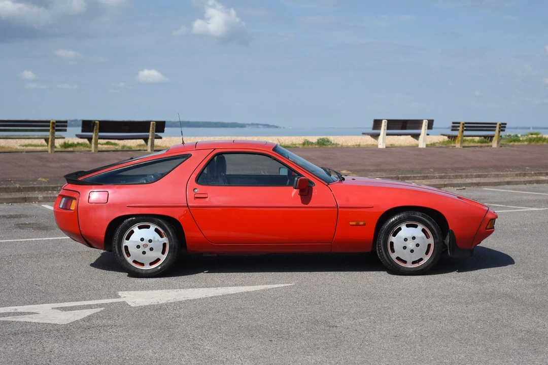 1986 Porsche 928 S - Image 9 of 30