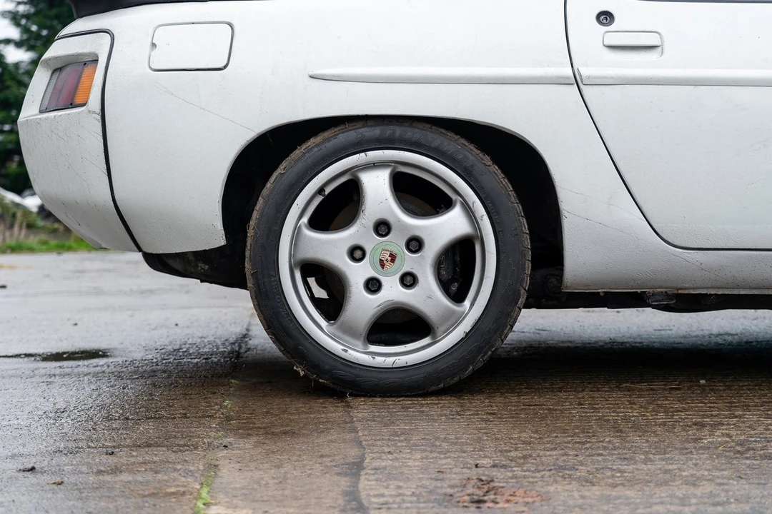 1986 Porsche 928 S - Image 13 of 30
