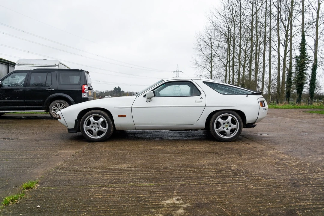1986 Porsche 928 S - Image 2 of 30