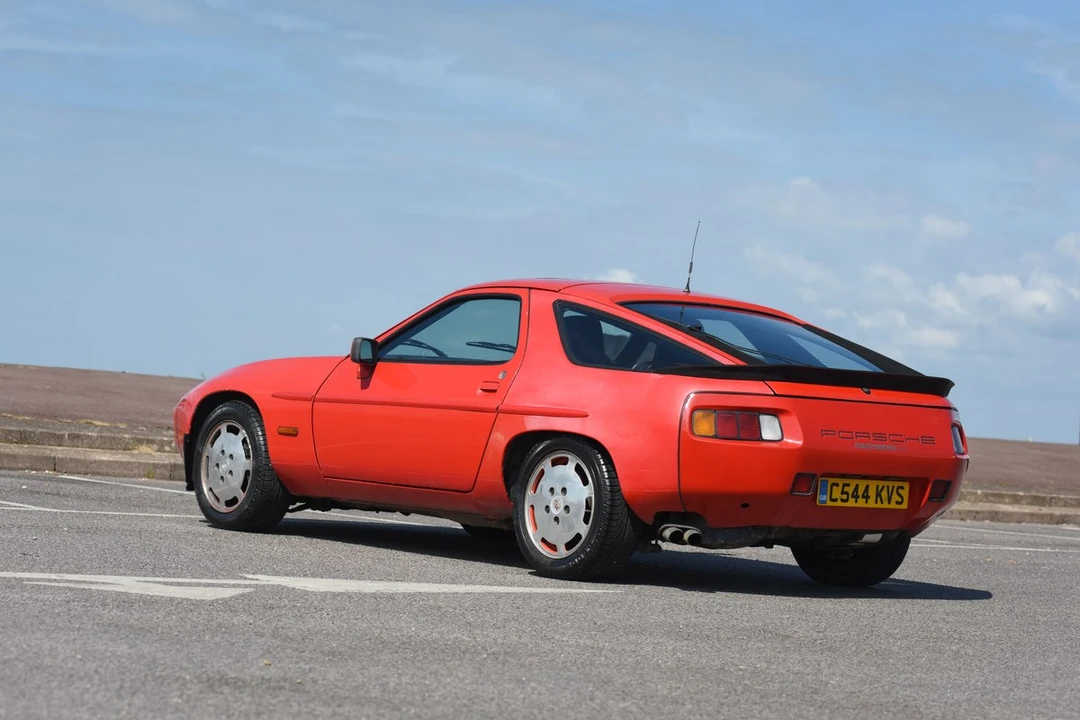 1986 Porsche 928 S - Image 13 of 30