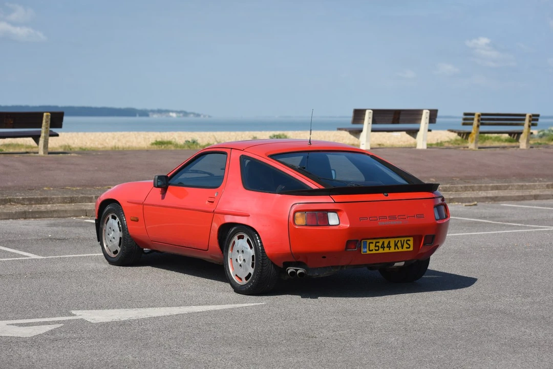 1986 Porsche 928 S - Image 11 of 30