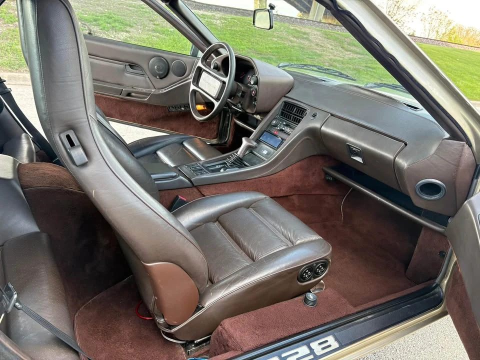 1986 Porsche 928 S - Image 11 of 16