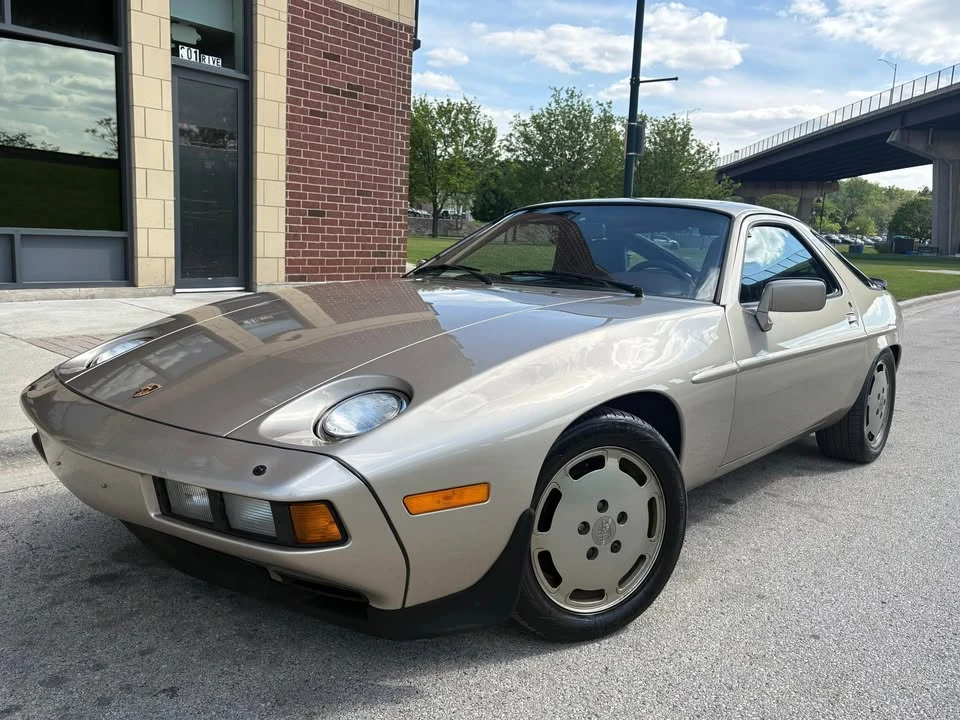 1986 Porsche 928 S - Image 6 of 16
