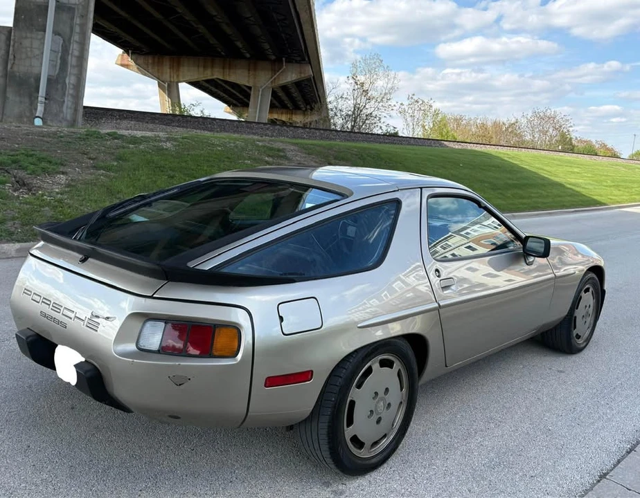 1986 Porsche 928 S - Image 8 of 16