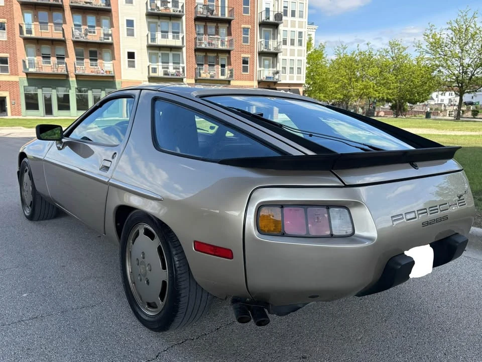 1986 Porsche 928 S - Image 9 of 16