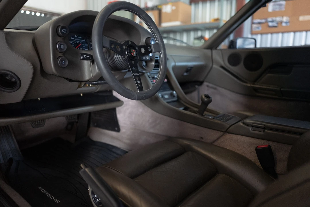 1986 Porsche 928 S - Image 4 of 8