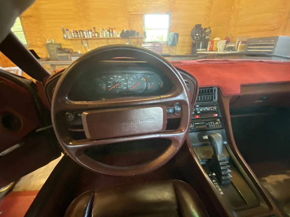 1986 Porsche 928 S - Image 7 of 24