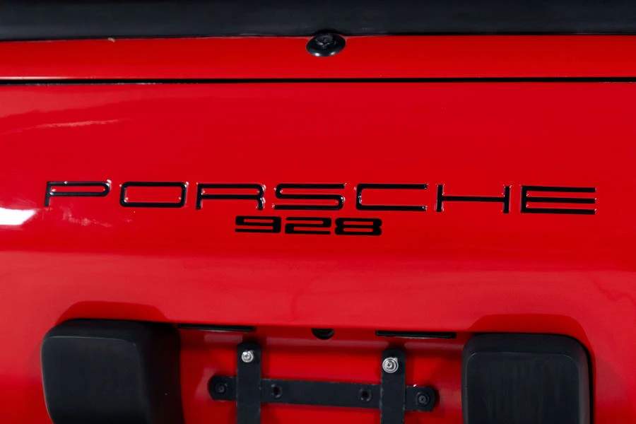1986 Porsche 928 S - Image 10 of 31