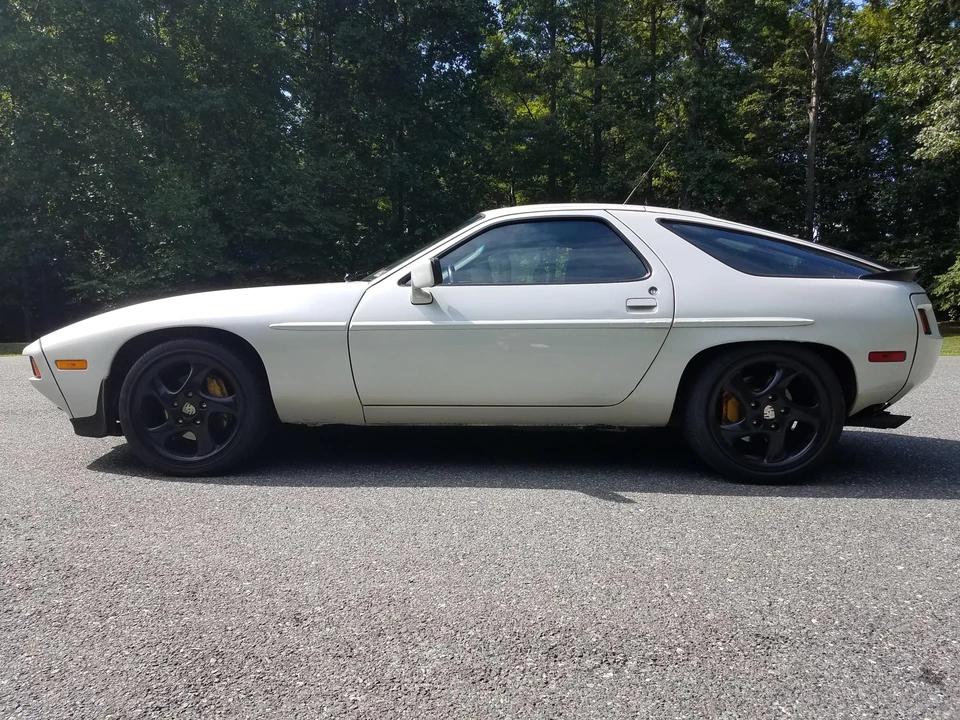 1986 Porsche 928 S - Image 8 of 31