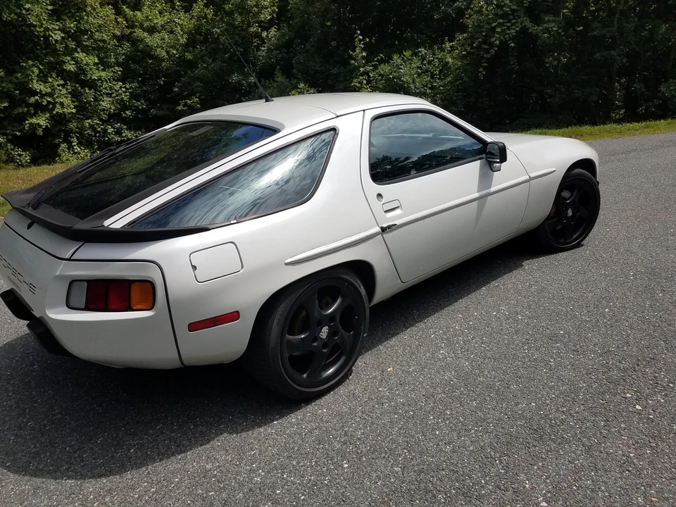 1986 Porsche 928 S - Image 14 of 31