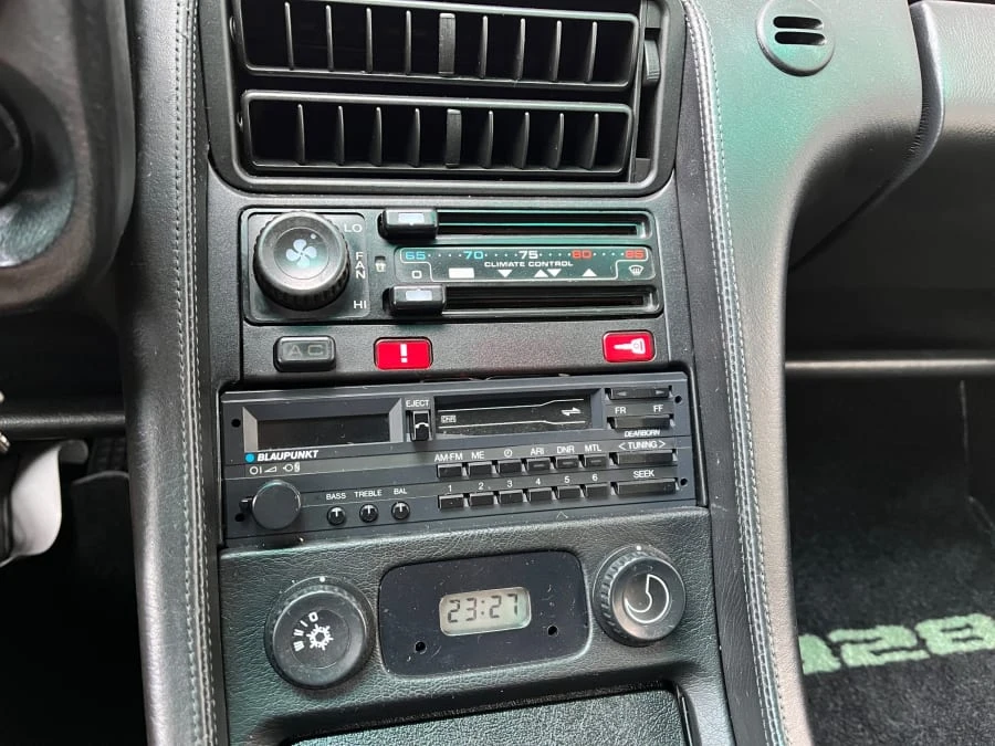 1986 Porsche 928 S - Image 14 of 21
