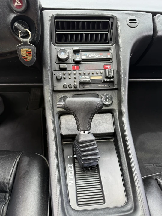 1986 Porsche 928 S - Image 13 of 31