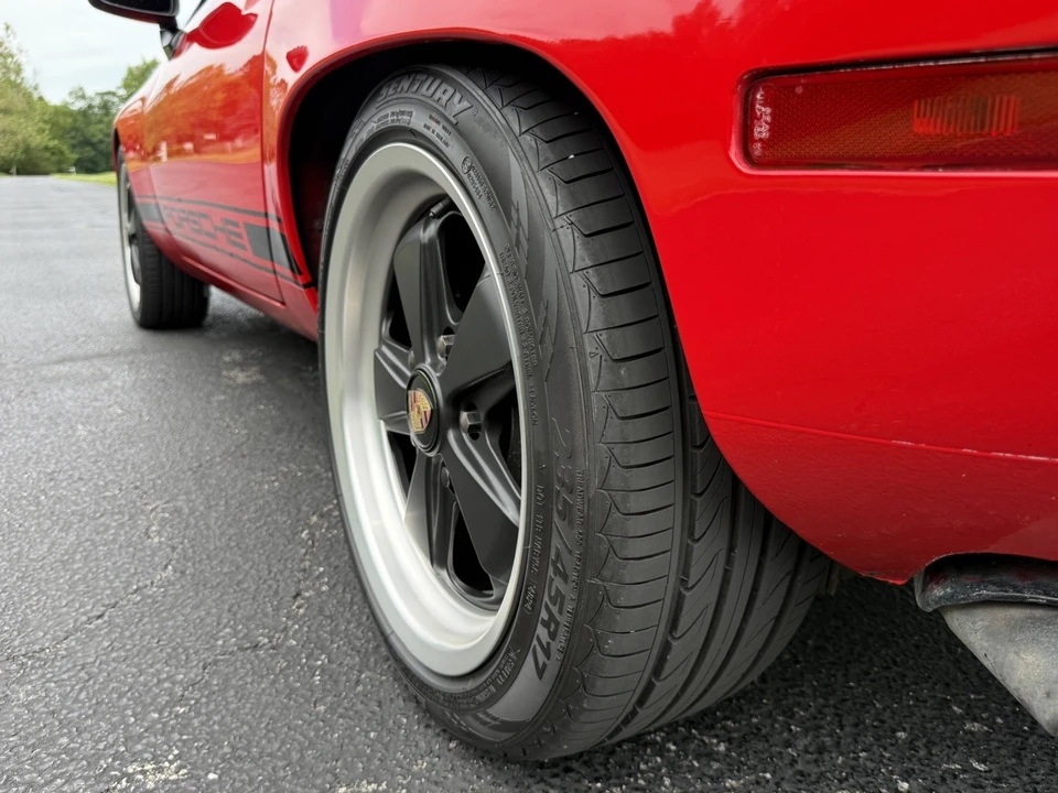 1986 Porsche 928 S - Image 9 of 31