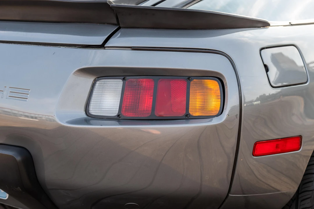 1986 Porsche 928 S - Image 29 of 31