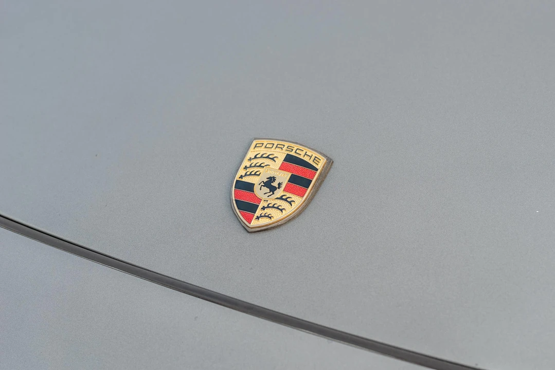 1986 Porsche 928 S - Image 13 of 31