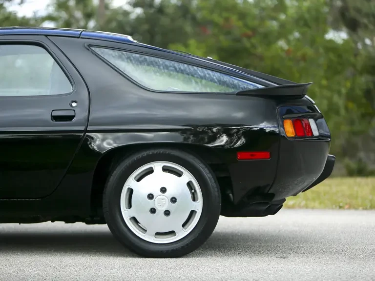 1986 Porsche 928 S - Image 17 of 31