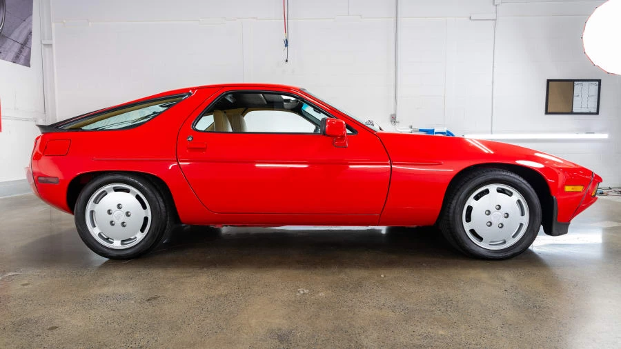 1986 Porsche 928 S - Image 2 of 31