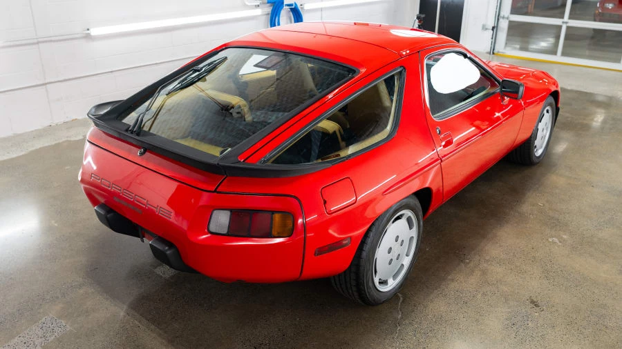 1986 Porsche 928 S - Image 13 of 31