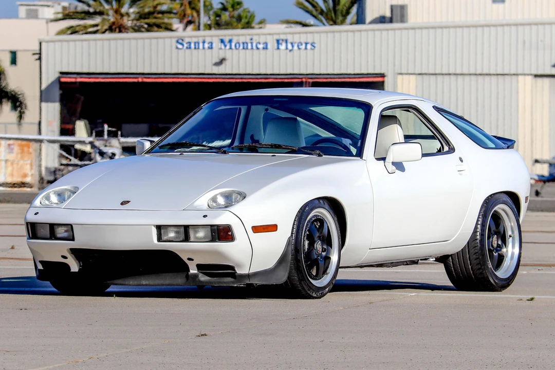 1986 Porsche 928 S - Image 9 of 31