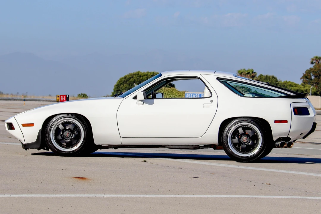 1986 Porsche 928 S - Image 3 of 31