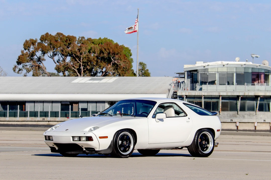 1986 Porsche 928 S - Image 8 of 31