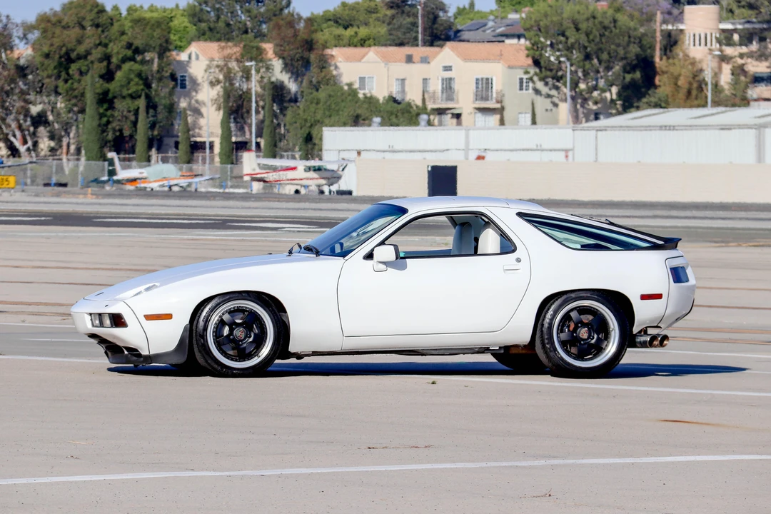 1986 Porsche 928 S - Image 11 of 31