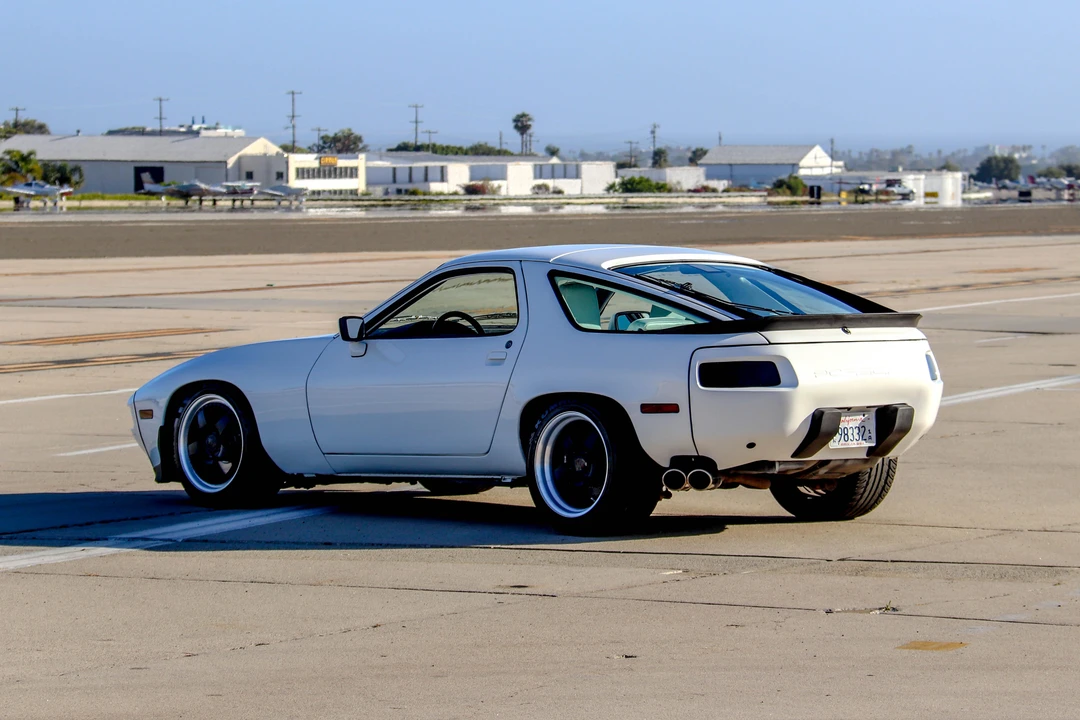 1986 Porsche 928 S - Image 12 of 31