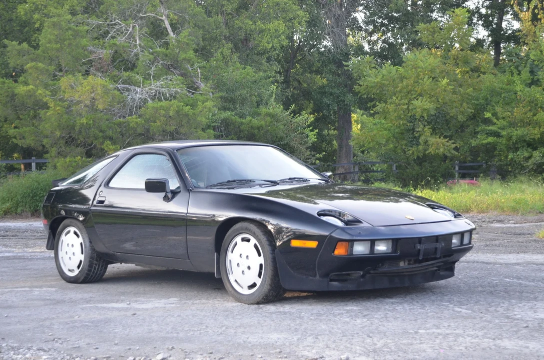 1986 Porsche 928 S - Image 2 of 31