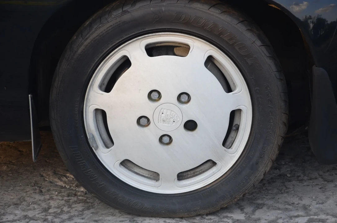 1986 Porsche 928 S - Image 12 of 31