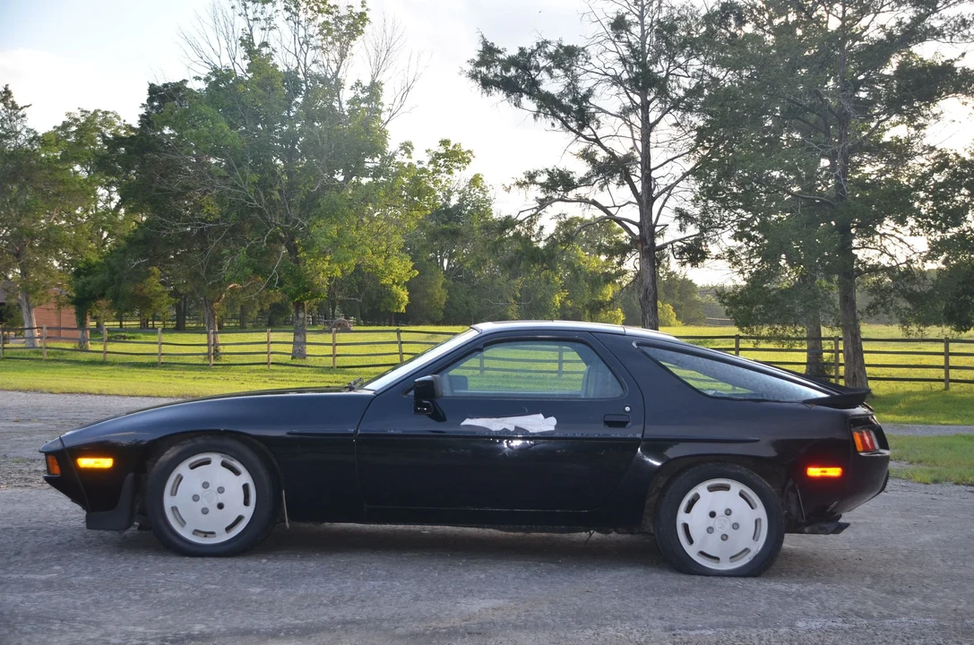 1986 Porsche 928 S - Image 7 of 31