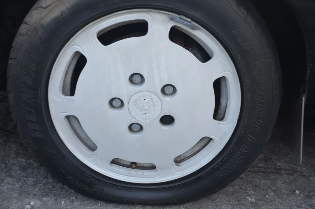 1986 Porsche 928 S - Image 15 of 31