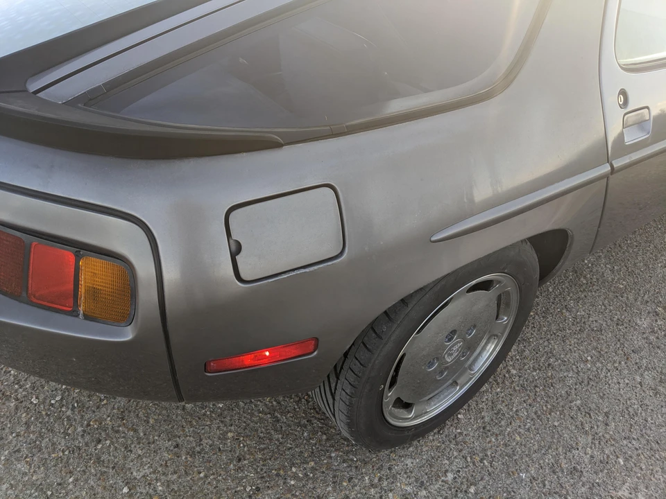 1986 Porsche 928 S - Image 17 of 31