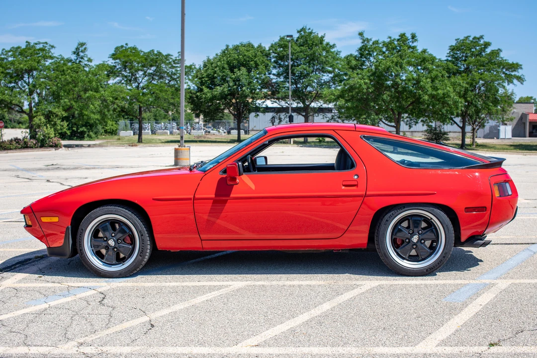 1986 Porsche 928 S - Image 9 of 31