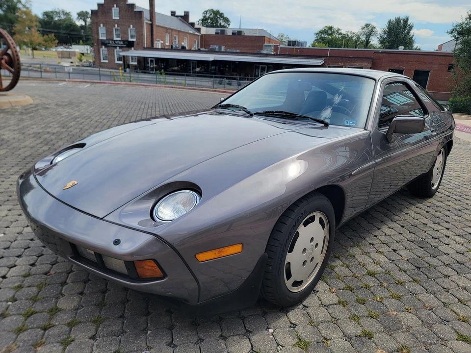 1986 Porsche 928 S - Image 8 of 31