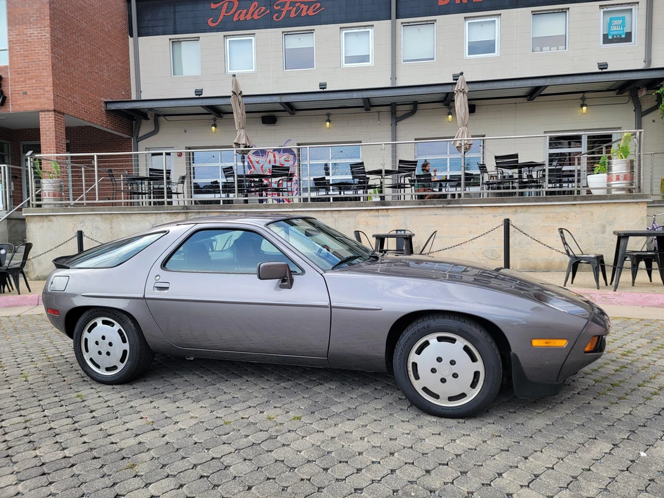 1986 Porsche 928 S - Image 11 of 31