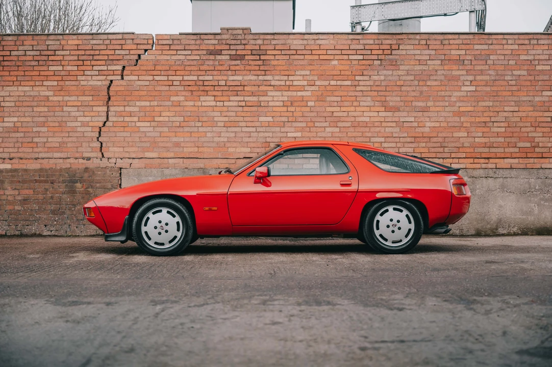 1986 Porsche 928 S - Image 8 of 31