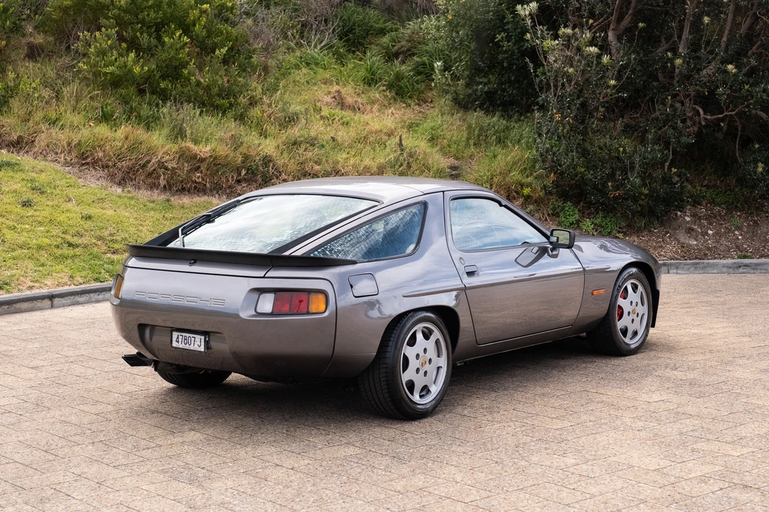 1986 Porsche 928 S - Image 8 of 31