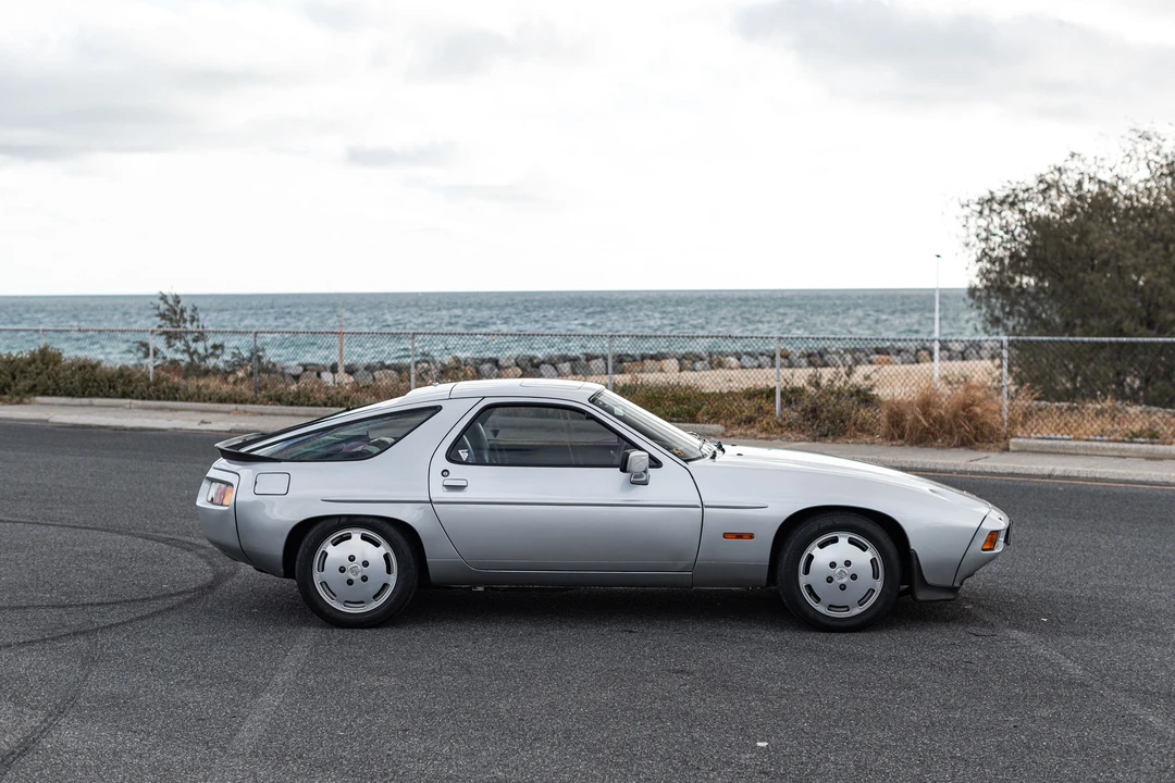 1986 Porsche 928 S4 - Image 9 of 31