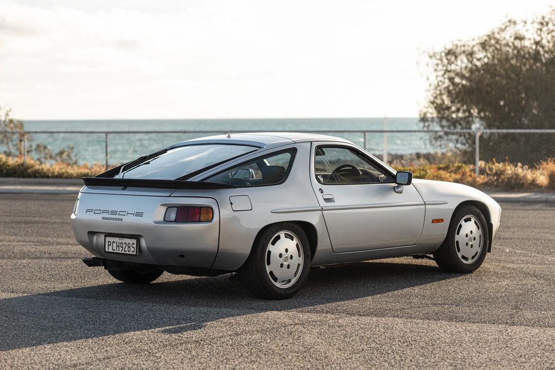 1986 Porsche 928 S4 - Image 14 of 31