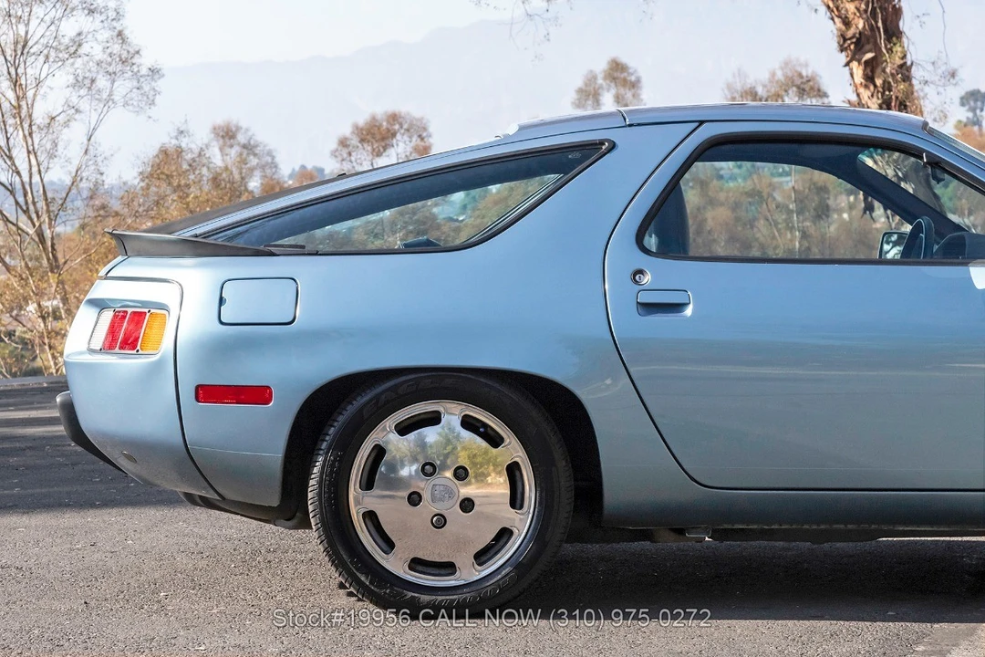 1986 Porsche 928 S - Image 17 of 31