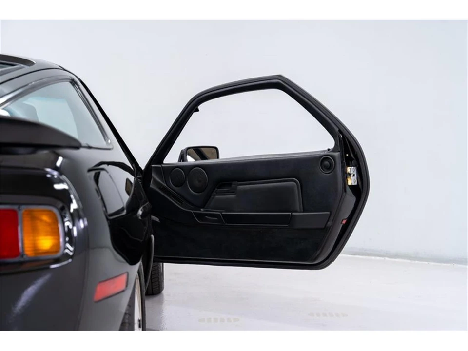1986 Porsche 928 S - Image 10 of 31