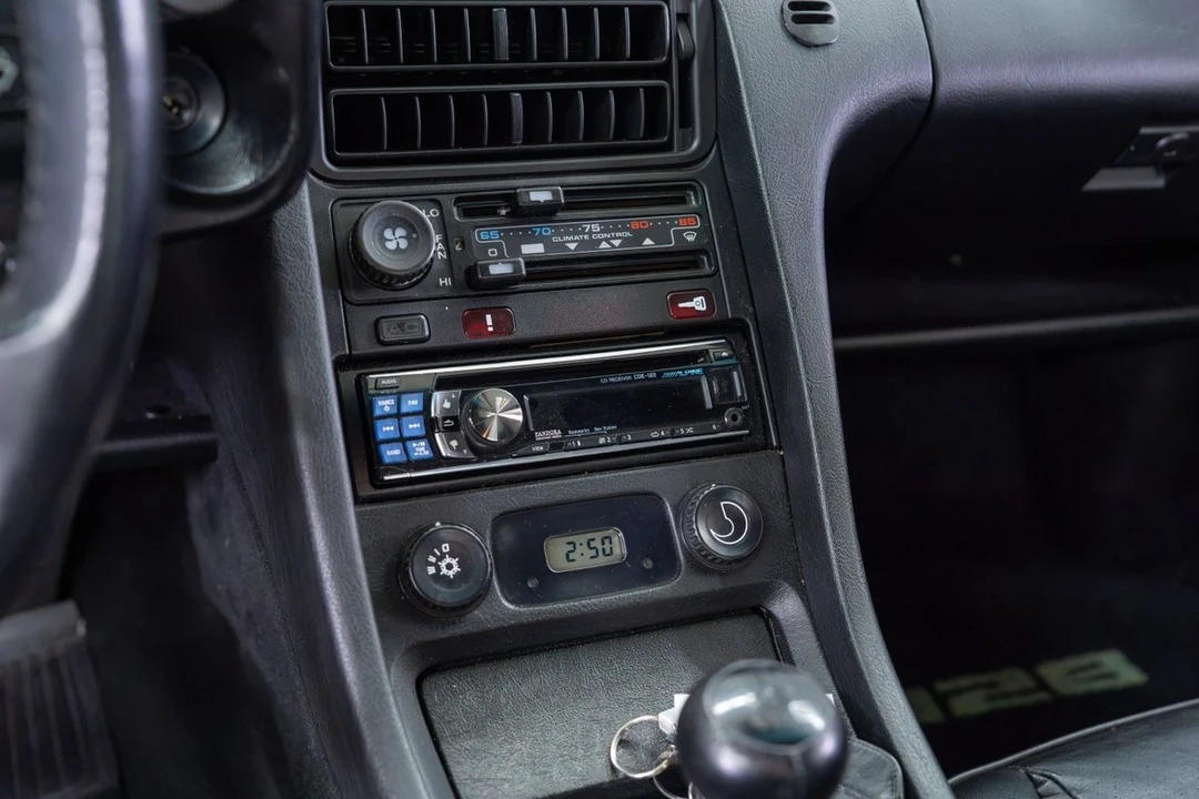 1986 Porsche 928 S - Image 16 of 31