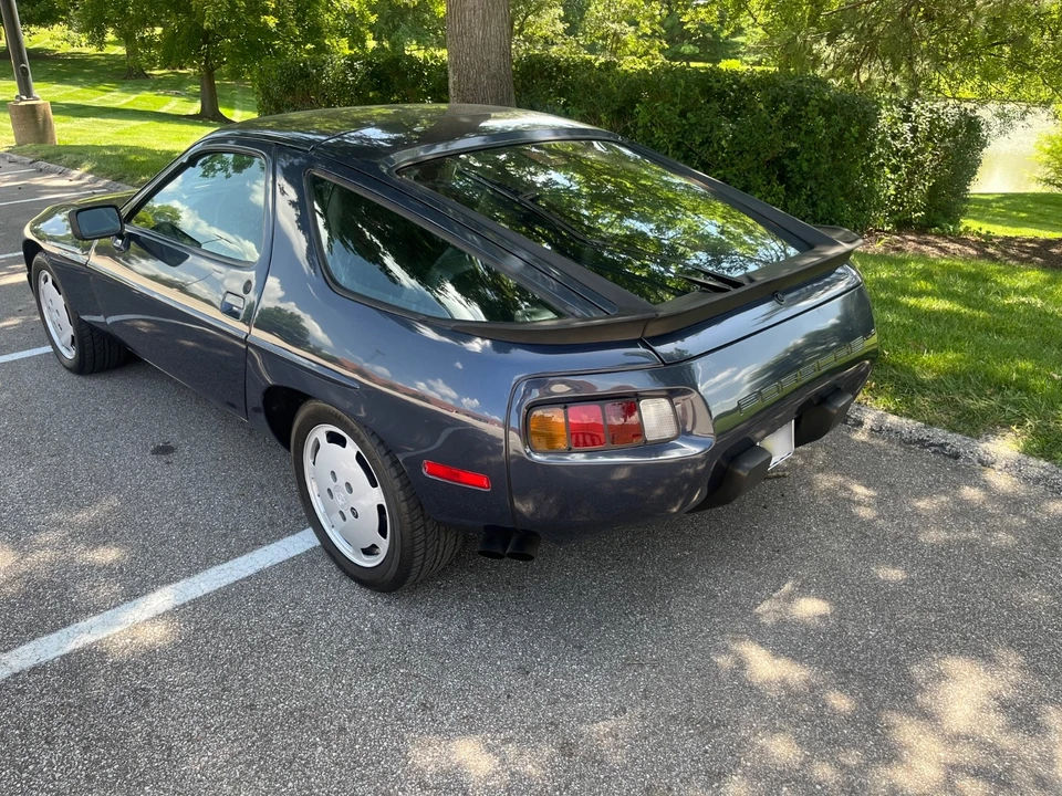 1986 Porsche 928 S - Image 10 of 30