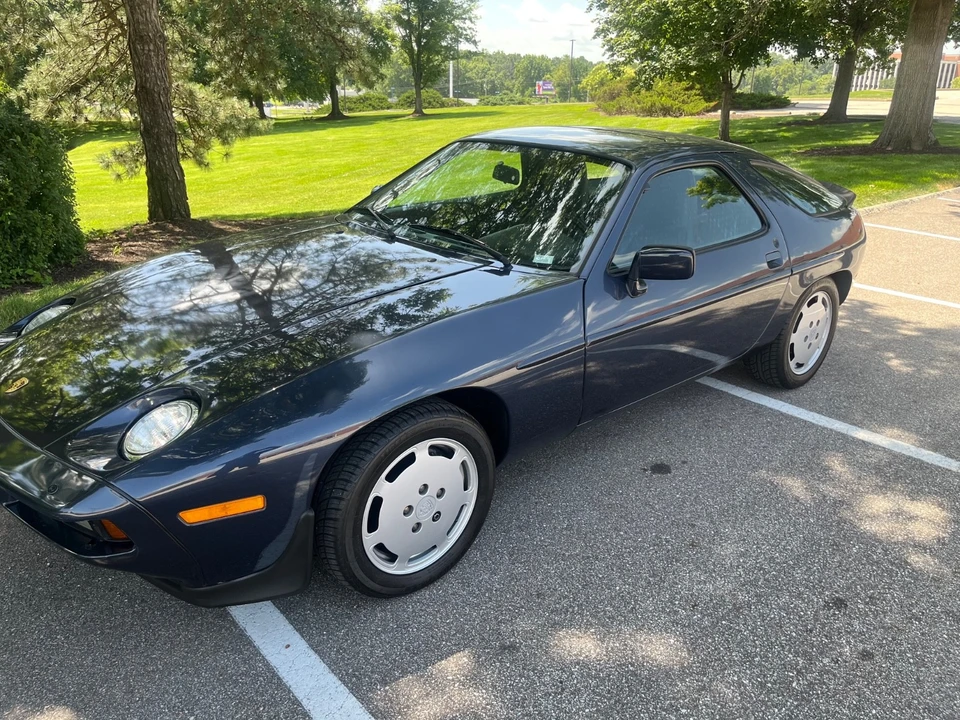 1986 Porsche 928 S - Image 2 of 30