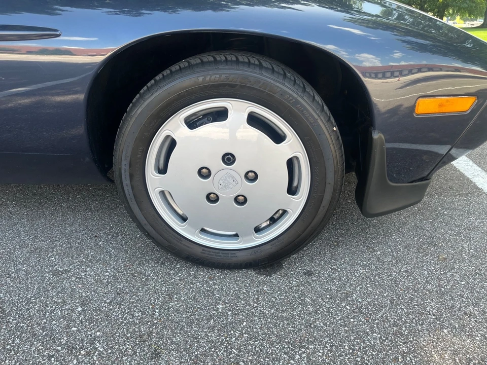 1986 Porsche 928 S - Image 12 of 30