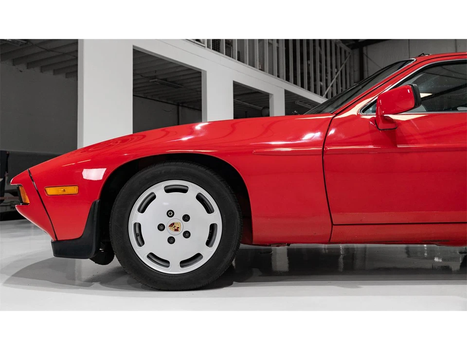 1986 Porsche 928 S - Image 10 of 31